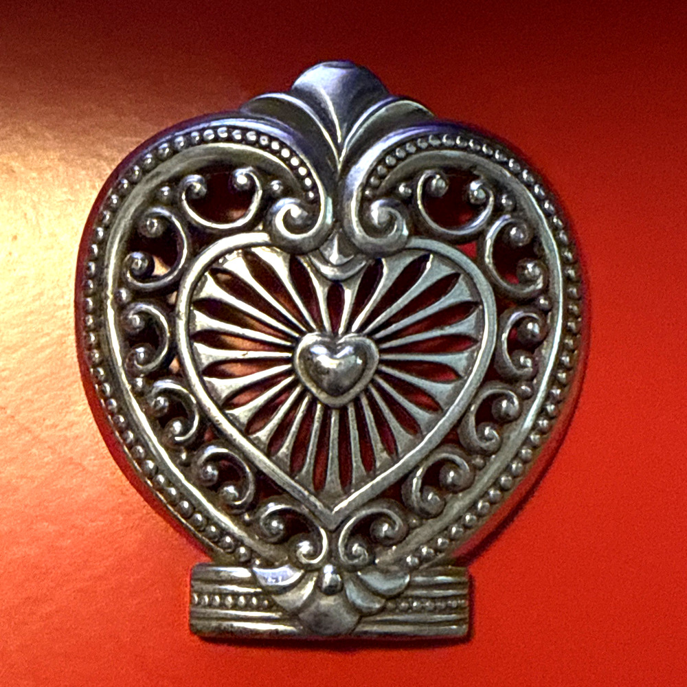 Brighton Designer Nightlight Dust Cover Bright Heart Shaped Silver Retro